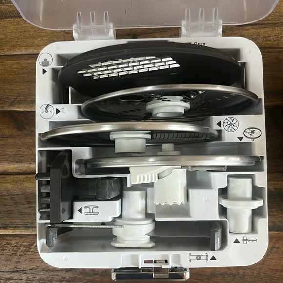 KitchenAid Silver and White Food Processor - Picture 3 of 4